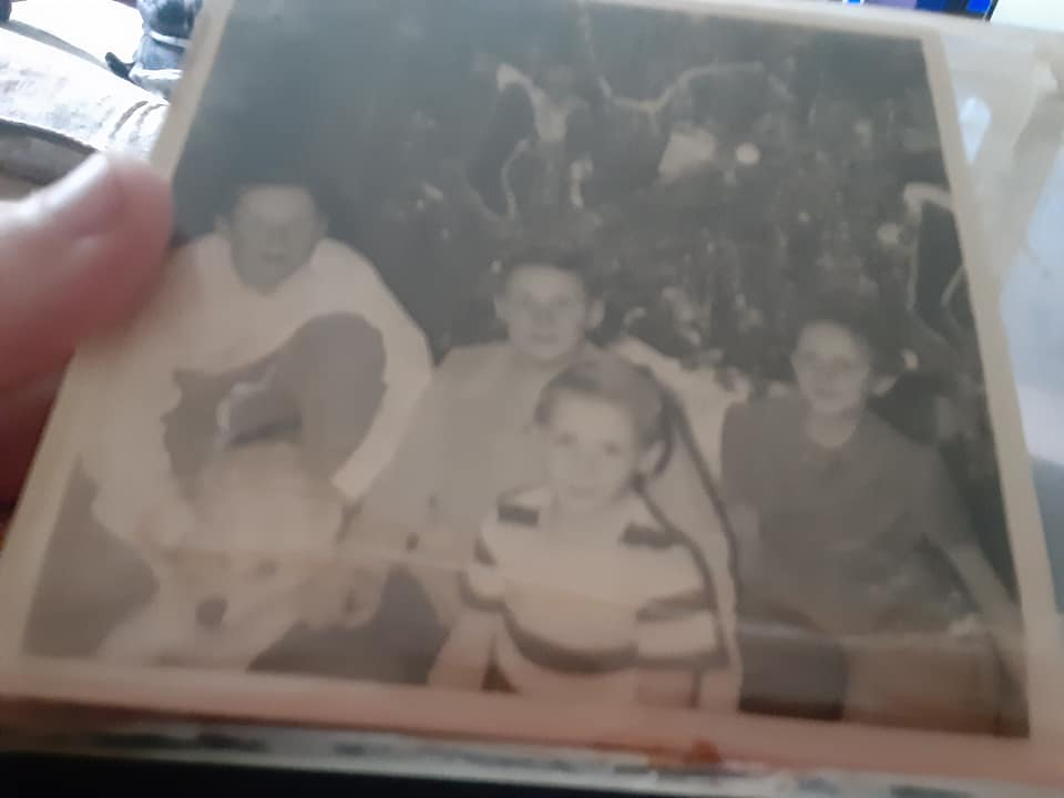 tom sam Karen  dave and Family pet  Pal