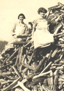Mae Gorden & friend
