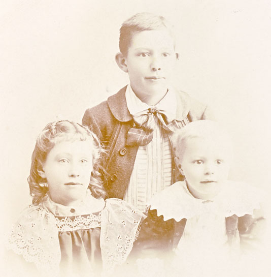 Gladys, Clarence, Chesley Moorly