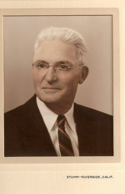 Lee Andrew Thompson is the father of Ferris Demont Thompson. 