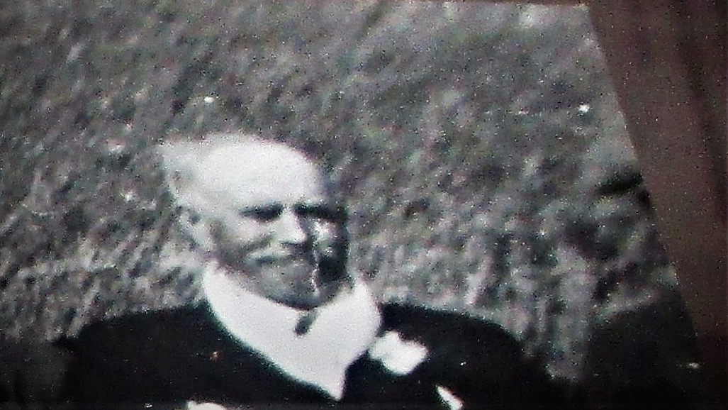 Mr  Edward Thomas Beard 
