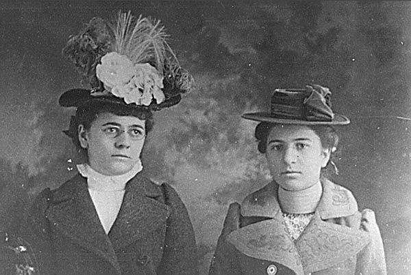 Josephine & Elizabeth Kroetsch, KS 1910's