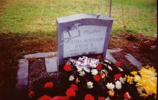 Gravesite of Edna Mae Robinson Brock