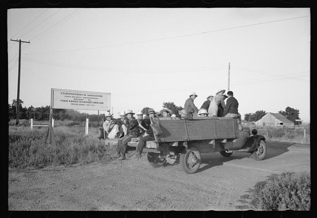 Nyssa, Oregon. FSA (Farm Security Administration) mobile...