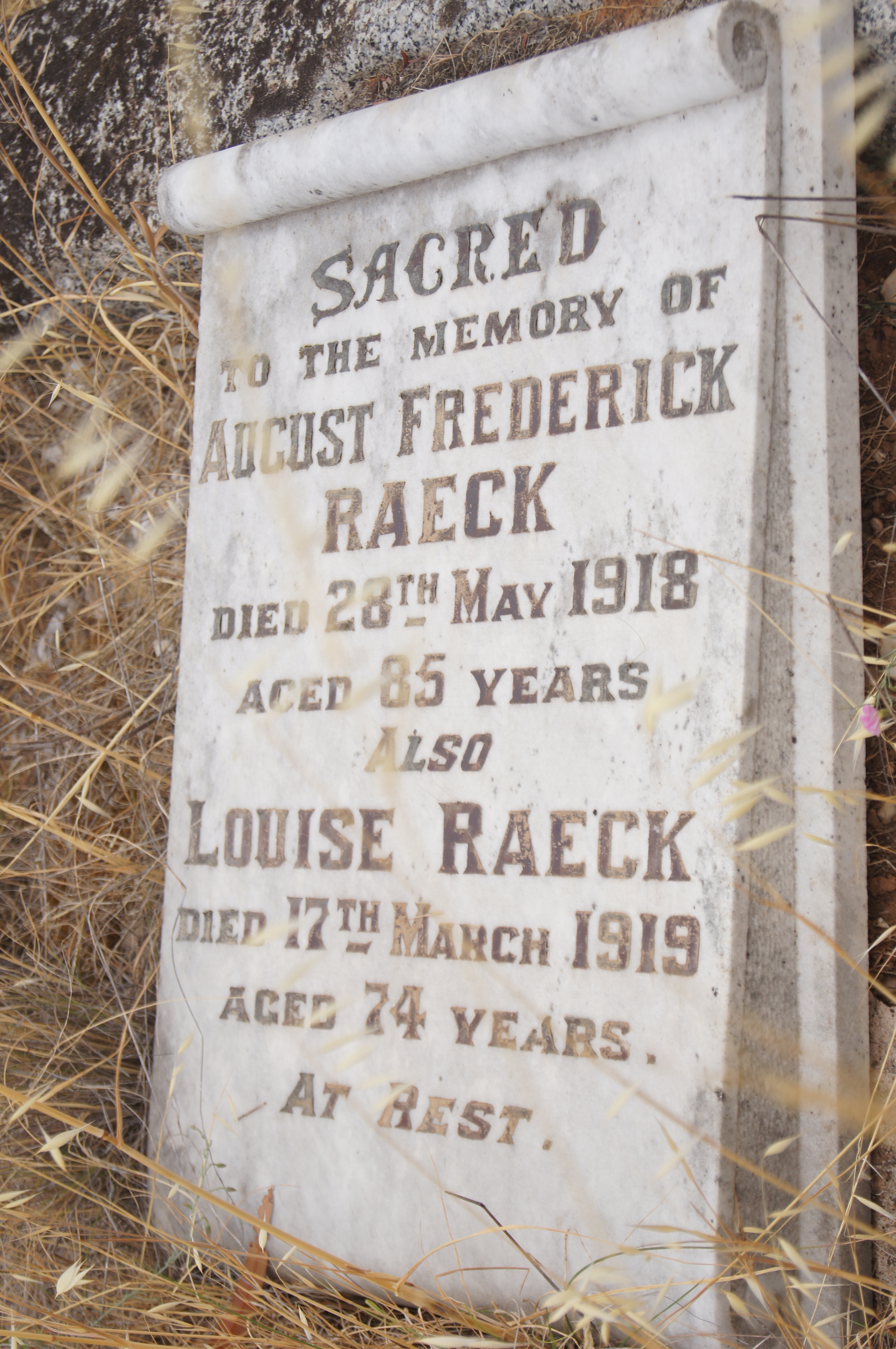 August & Louise Raeck gravesite