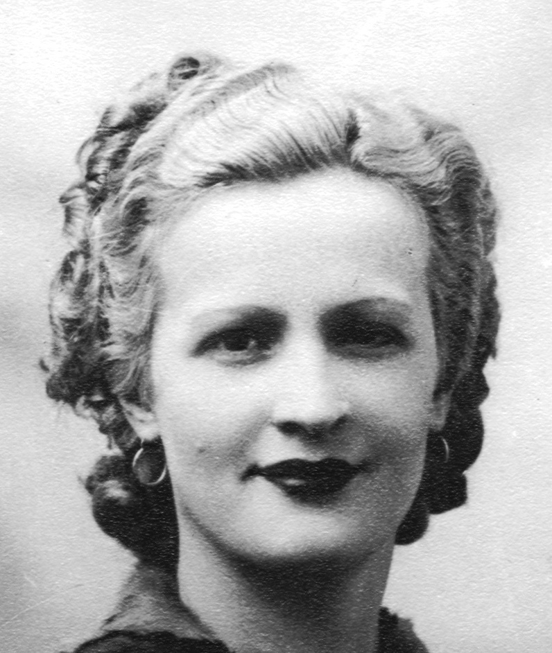 Valerie (Pliska) Lee
