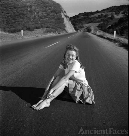 Marilyn Monroe, 1940's
