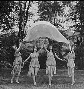 Isadora Duncan dancers