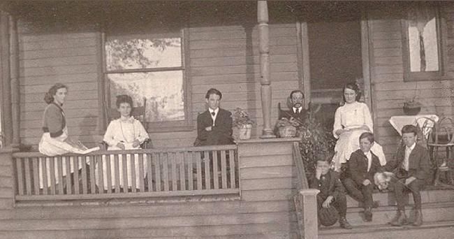 William Joseph Tatu family, 1899
