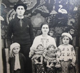Vladescu Family (relatives)