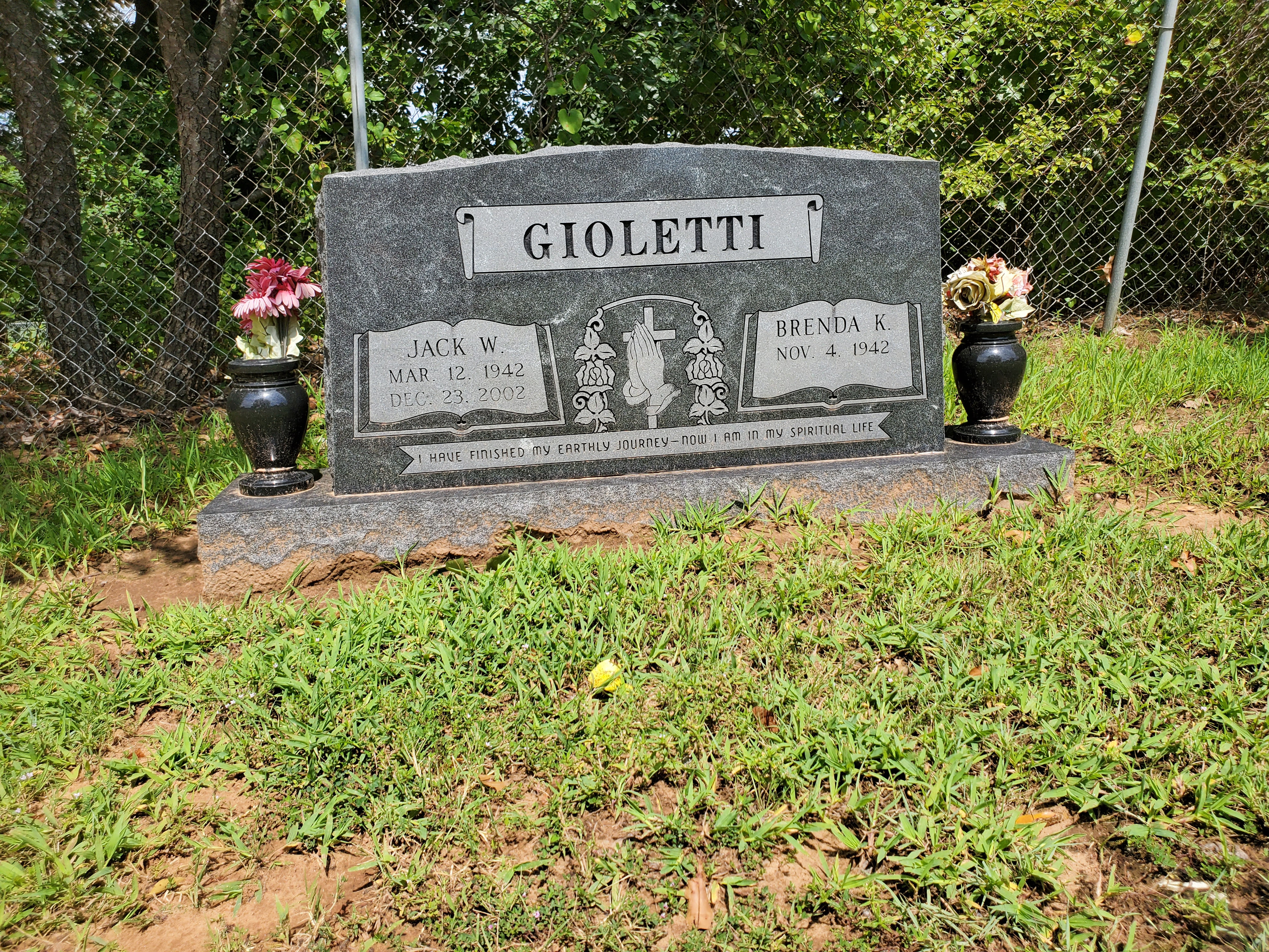 Jack W Gioletti Gravesite