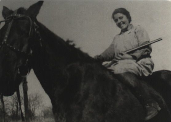 Mary Allessie on horse