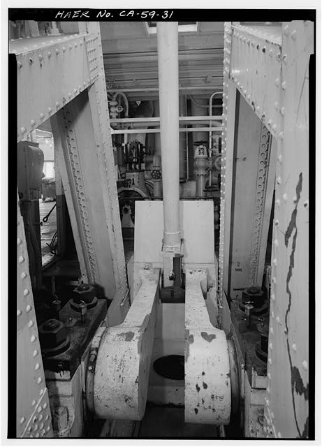 31. Crank and crank shaft. - Ferry EUREKA, Hyde Street...