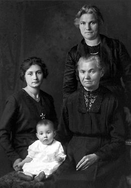 Theresia (Heuring) Dehen & descendants, Minnesota 1920