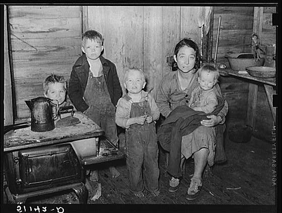 Migrant packinghouse worker's family. Belle Glade, Florida