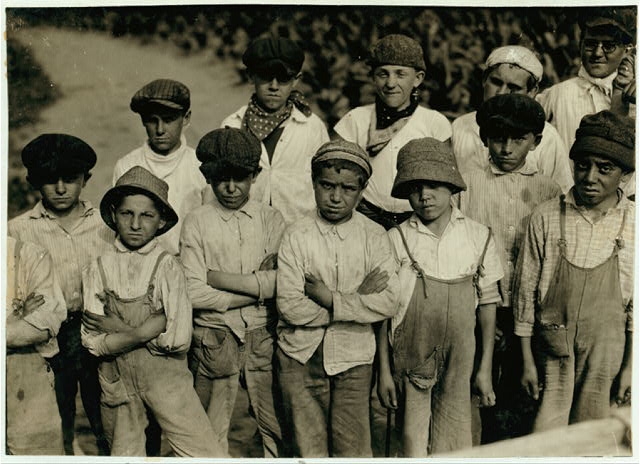 Field-workers, Goodrich Tobacco Farm, near Gildersleeve,...