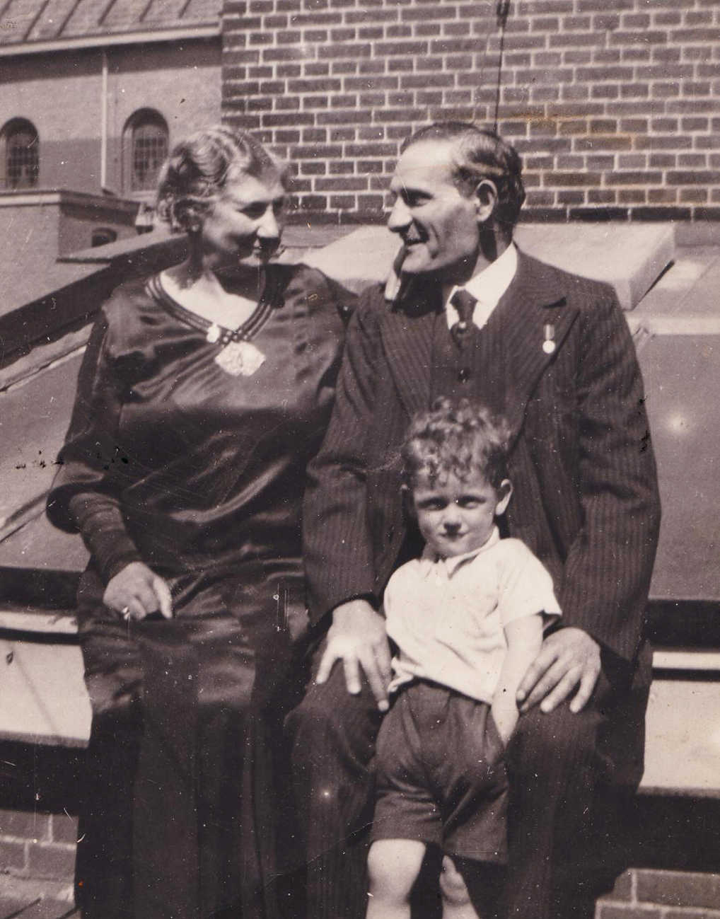 Salomon with his grandparents 