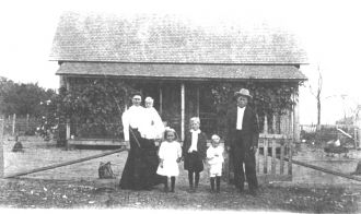 Tivy D. Scott Family in 1910