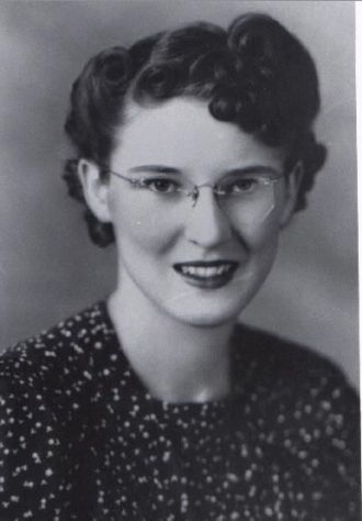 Linnie Belle Julia Glover