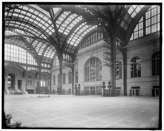 [New York, N.Y., Pennsylvania Station, concourse showing...