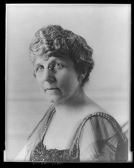 [Mrs. Warren G. Harding, three-quarter length portrait,...