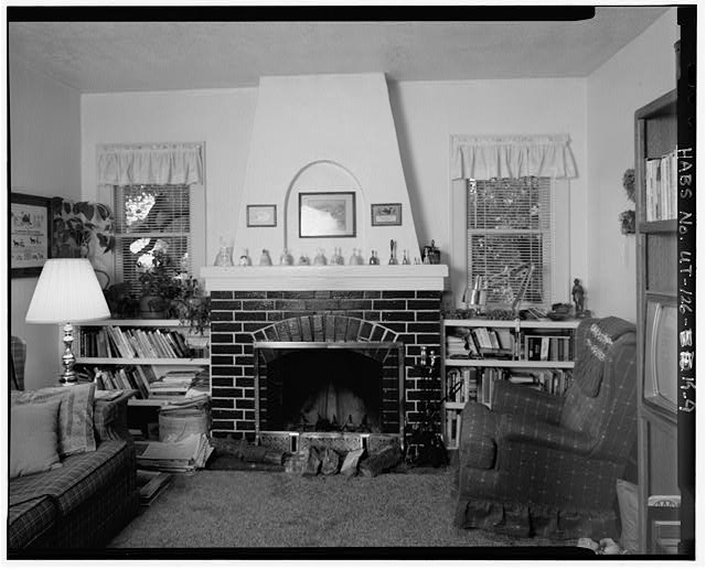 9. Interior view, south wall of living room. - Thomas...