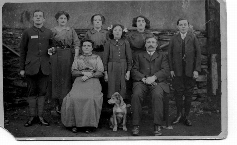 Francis & Ann Stephens Family, England 1910