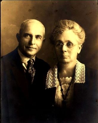 Aunt Molly and Uncle Tom Booth