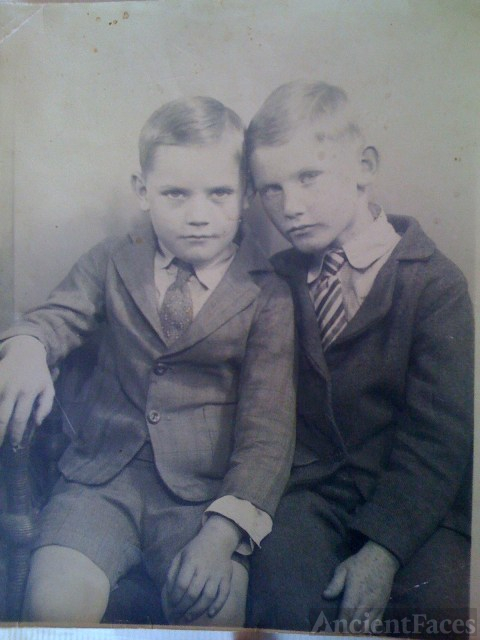 Kelly Wayne and Melvin Luther Floyd