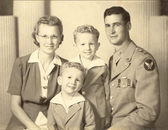 1st Lt. William Glen Cornwell family, 1944