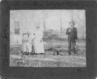 Joe Miner with his wife & mother