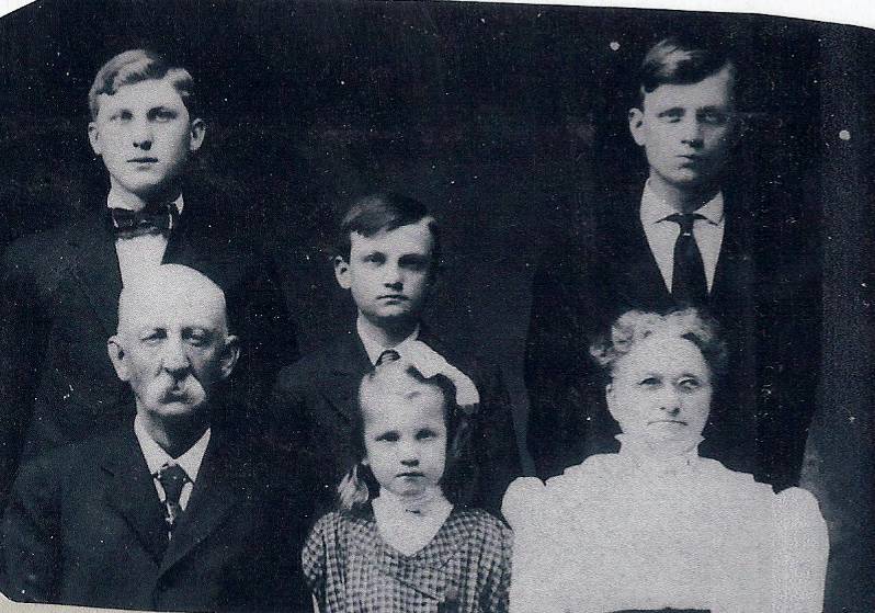 Franklin and Flora Holcomb Family