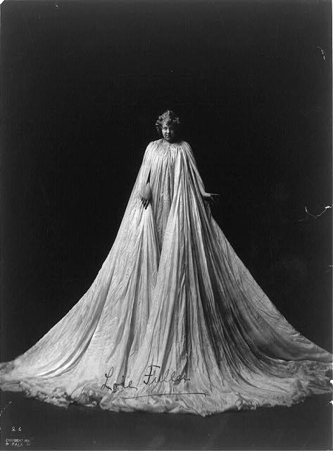[Loie Fuller, full-length portrait, standing, facing...