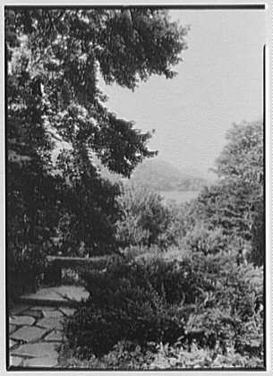 Charles Reed, residence in Tuxedo Park, New York. Vista...