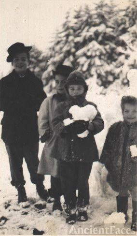 The Snyder Children in the snow