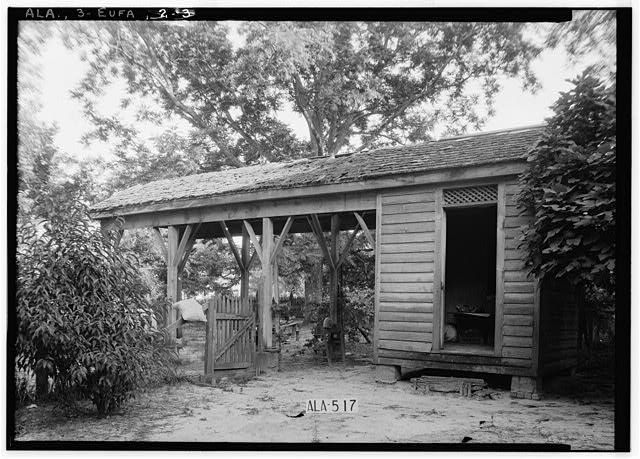 W.N. Manning photo of McDonald - Smartt House, Yard