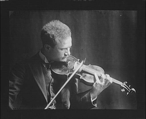 Portrait photograph of Mischa Elman
