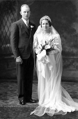 Norbert and Martha (Hengels) Barthel, Minnesota 1937