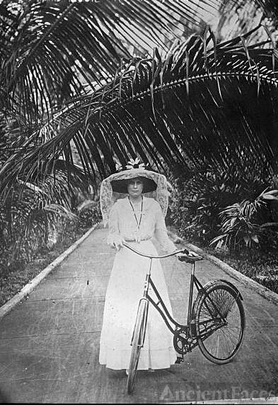 Mrs. Reggie Vanderbilt At Palm Beach