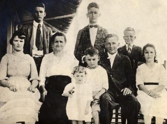Henri and Avelie Thibodeaux Richard Family Photo 1919