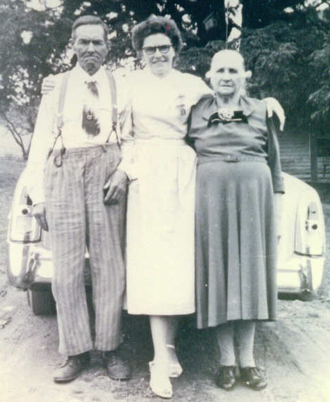 John and Louisa Mitchell with daughter Ina Mae