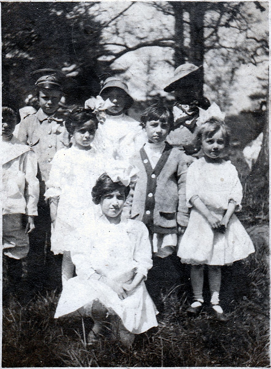 Class Photo, Constance Keckiessen 1915