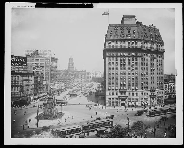 Hotel Pontchartrain and Campus [i.e. Cadillac Square]...