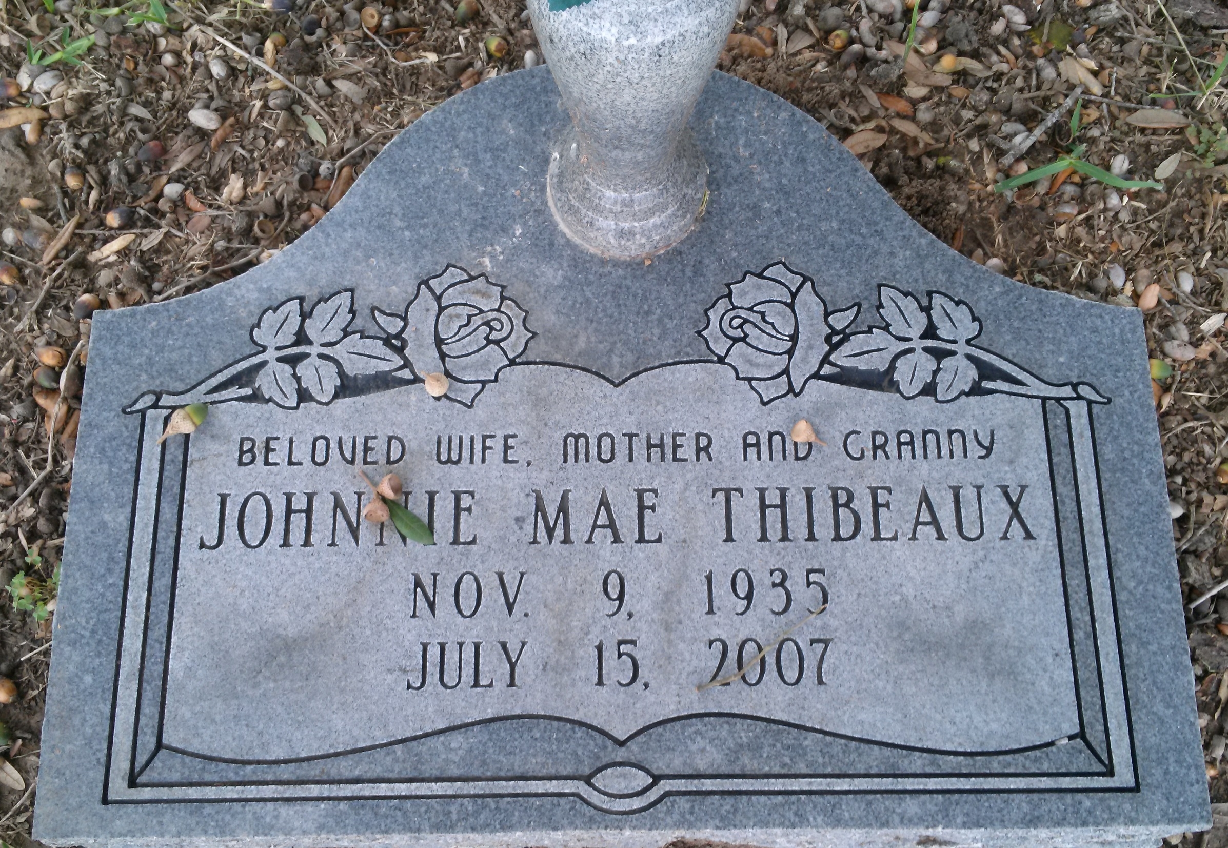 Johnnie MaeThibeaux gravesite