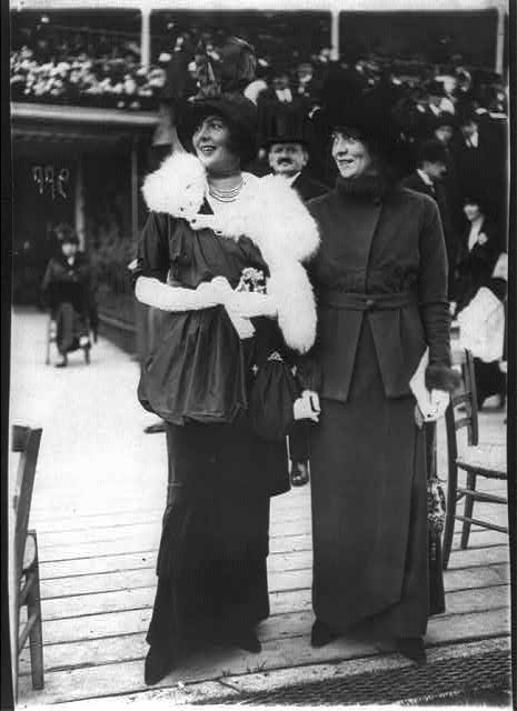 [Women's fashions: Nov. 1913, Paris - 2 women]