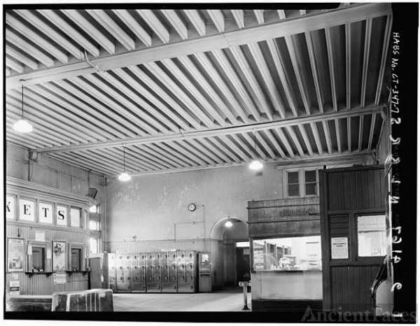 7. INTERIOR, WAITING ROOM - New London Railroad Station,...