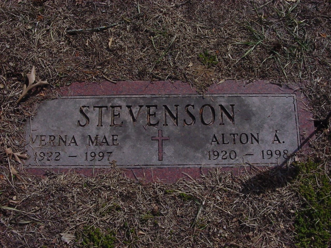 Alton A & Verna Mae Stevenson gravesite