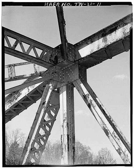 11. VIEW OF TOP CHORD CONNECTION, K-TRUSS, LOOKING NORTH...