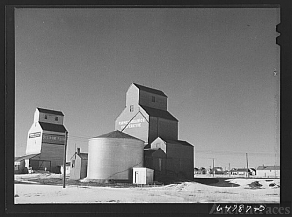 Hazen, North Dakota. Elevators