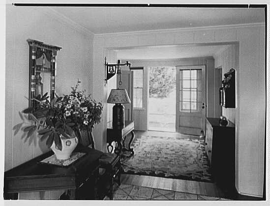 Dr. Miller, residence in Niantic, Connecticut. Hall